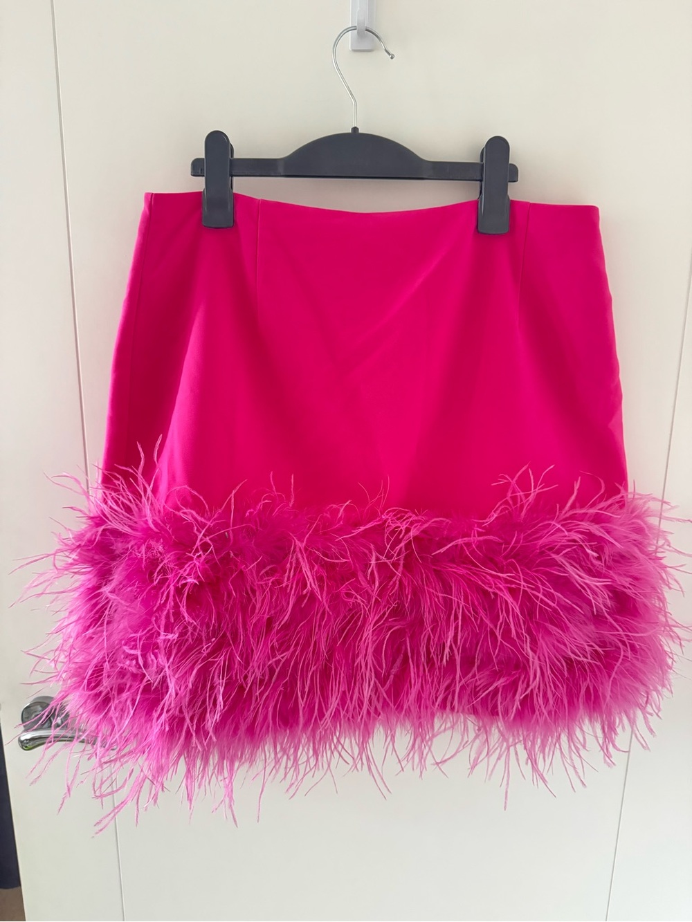 Nadine Merabi Mia Pink Feather Skirt, BNWT. Size L. - Picture 4 of 12